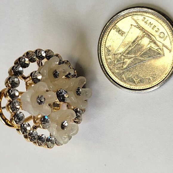 Flower Earrings Elegant Floral Motif Crystal Earrings - Picture 8 of 8